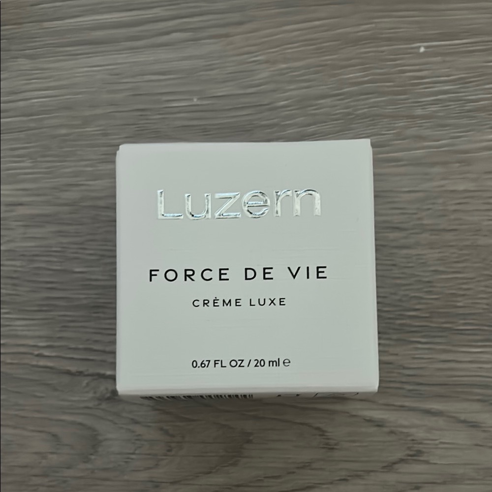 White Luxe Moisturizer with Sleek Design